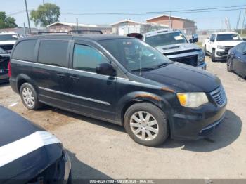  Salvage Chrysler Town & Country