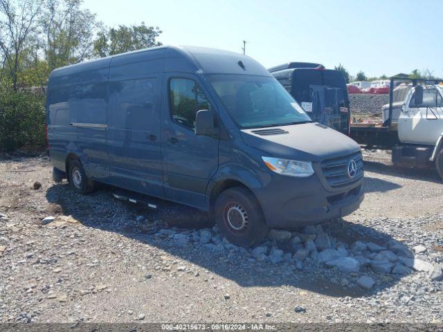  Salvage Mercedes-Benz Sprinter 2500