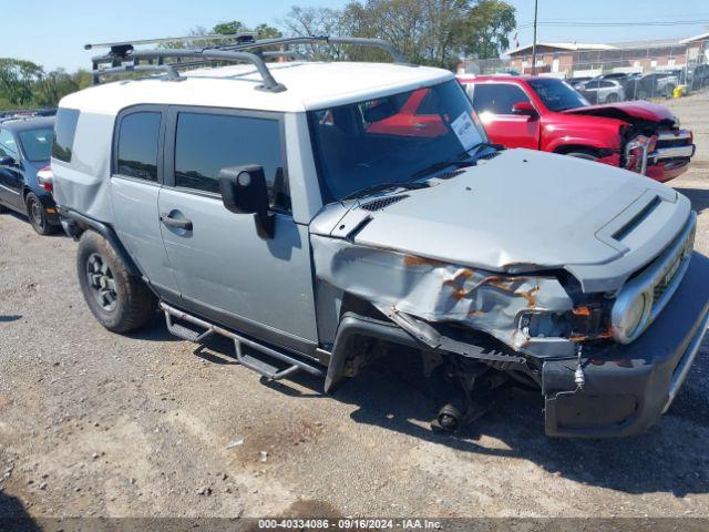  Salvage Toyota FJ Cruiser