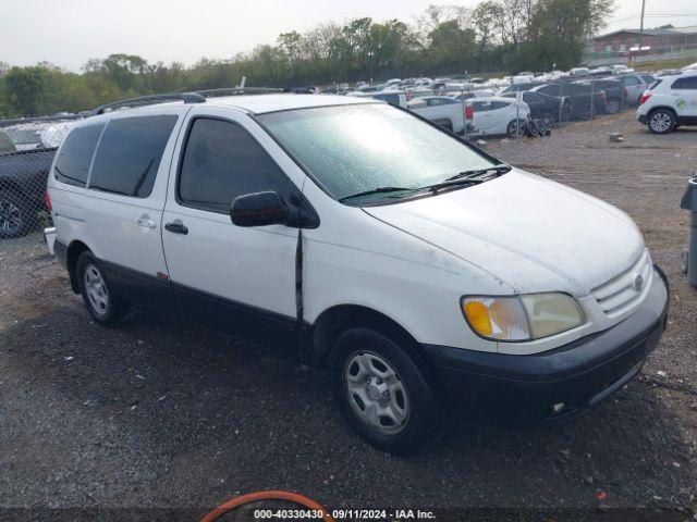  Salvage Toyota Sienna