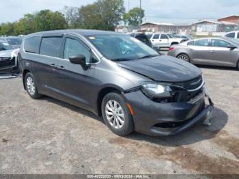  Salvage Chrysler Pacifica