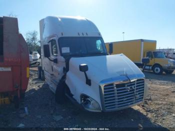  Salvage Freightliner Cascadia 125