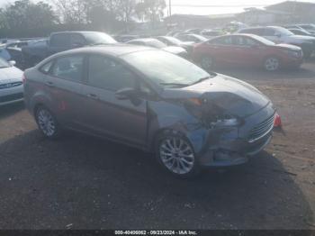  Salvage Ford Fiesta