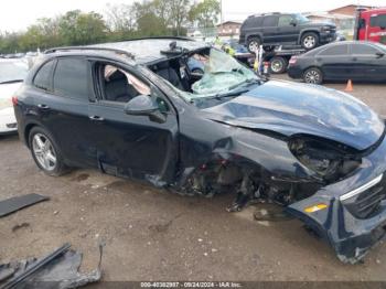  Salvage Porsche Cayenne