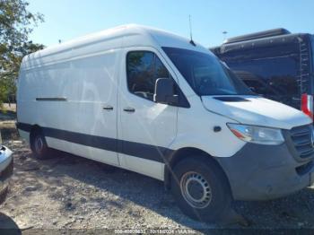  Salvage Mercedes-Benz Sprinter 2500