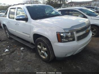  Salvage Chevrolet Avalanche 1500