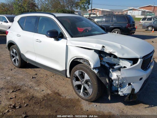  Salvage Volvo XC40