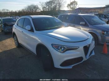  Salvage Alfa Romeo Stelvio