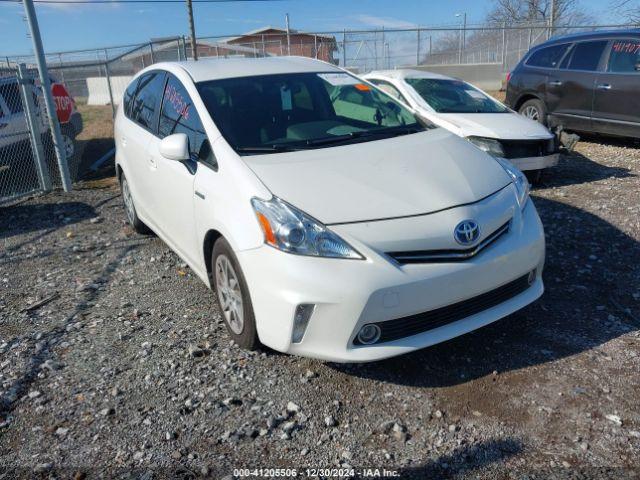  Salvage Toyota Prius v