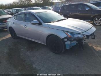  Salvage Nissan Altima