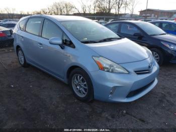  Salvage Toyota Prius v