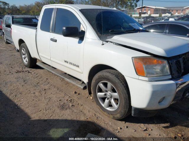  Salvage Nissan Titan