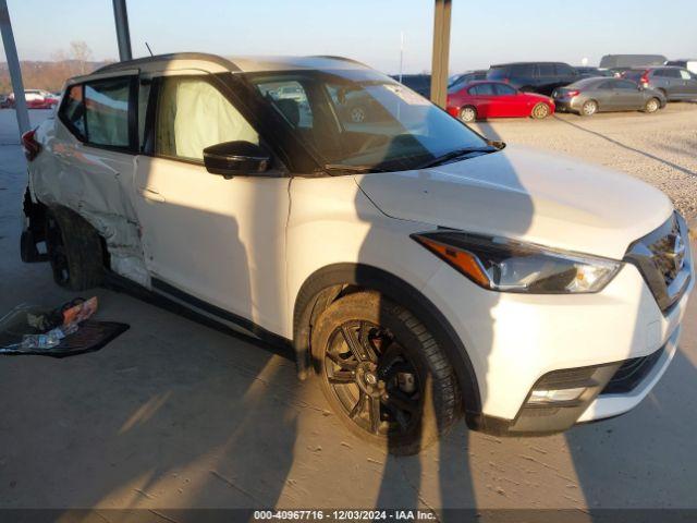  Salvage Nissan Kicks