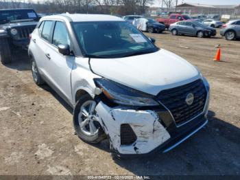  Salvage Nissan Kicks