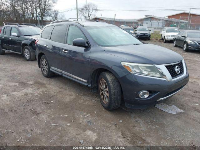  Salvage Nissan Pathfinder