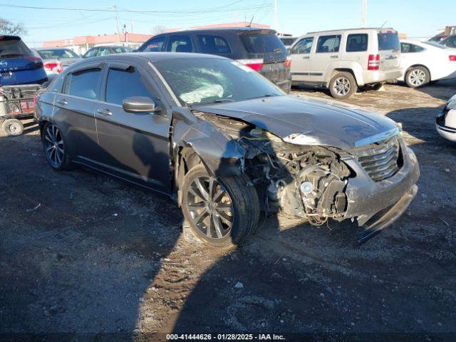  Salvage Chrysler 200