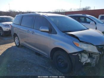  Salvage Toyota Sienna