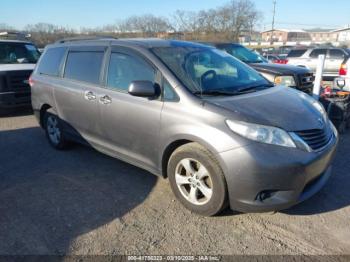  Salvage Toyota Sienna