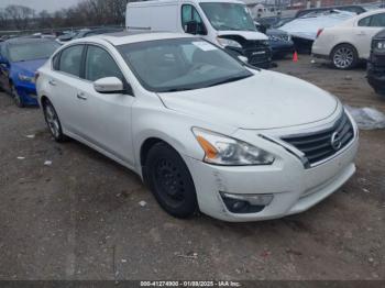  Salvage Nissan Altima