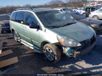  Salvage Toyota Sienna