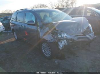  Salvage Toyota Sienna