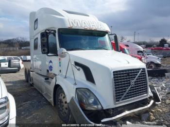  Salvage Volvo Vn