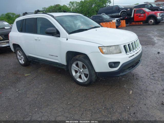  Salvage Jeep Compass