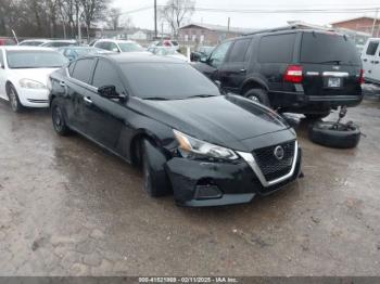  Salvage Nissan Altima