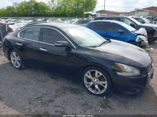  Salvage Nissan Maxima