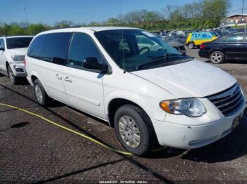  Salvage Chrysler Town & Country