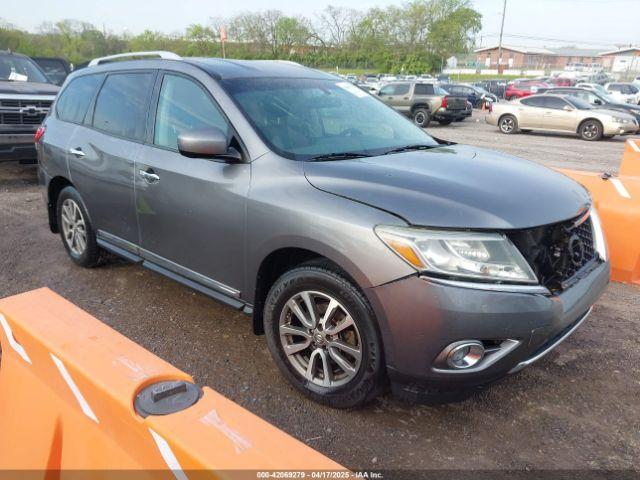  Salvage Nissan Pathfinder