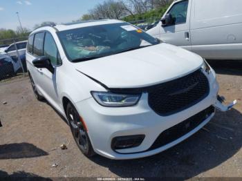  Salvage Chrysler Pacifica