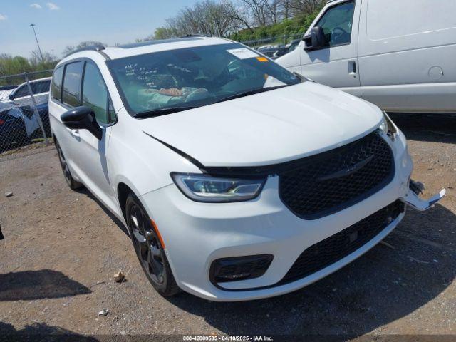  Salvage Chrysler Pacifica