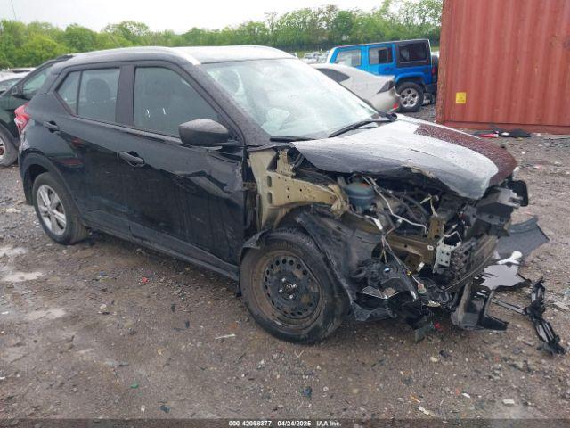  Salvage Nissan Kicks