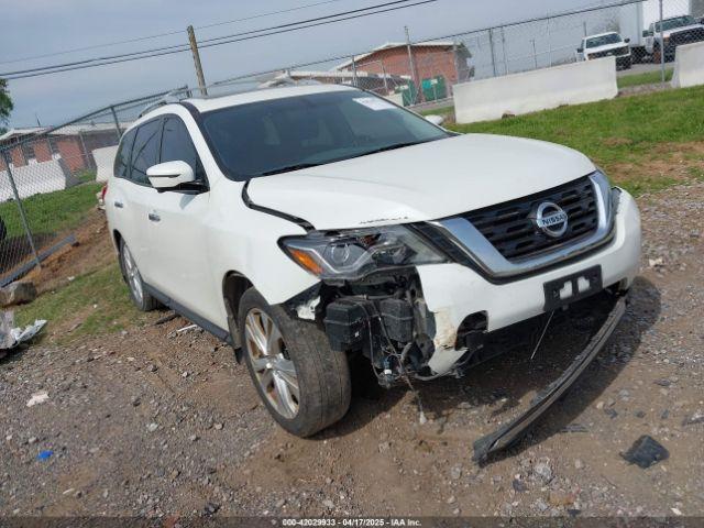  Salvage Nissan Pathfinder