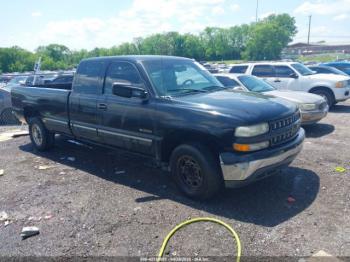  Salvage Chevrolet Silverado 2500