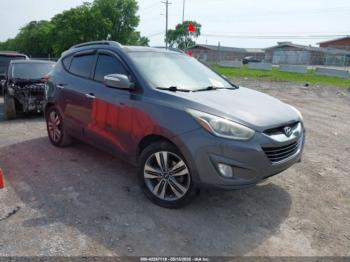  Salvage Hyundai TUCSON