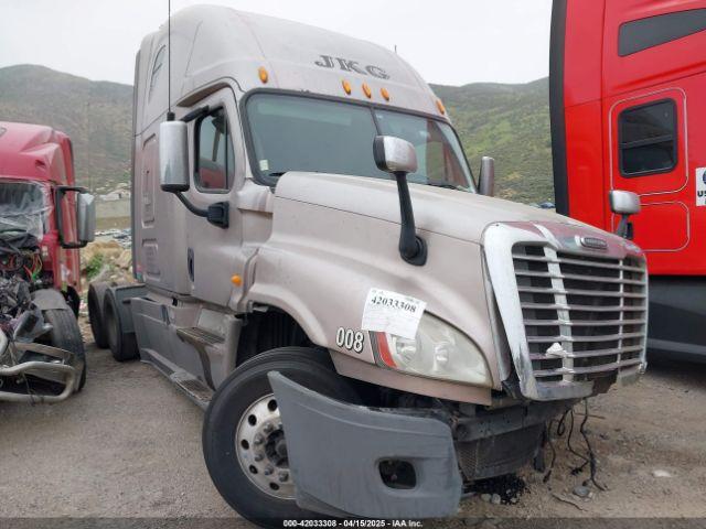  Salvage Freightliner Cascadia 125