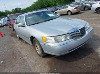 Salvage Lincoln Towncar