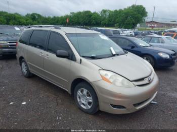  Salvage Toyota Sienna
