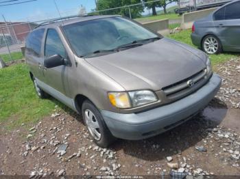 Salvage Toyota Sienna