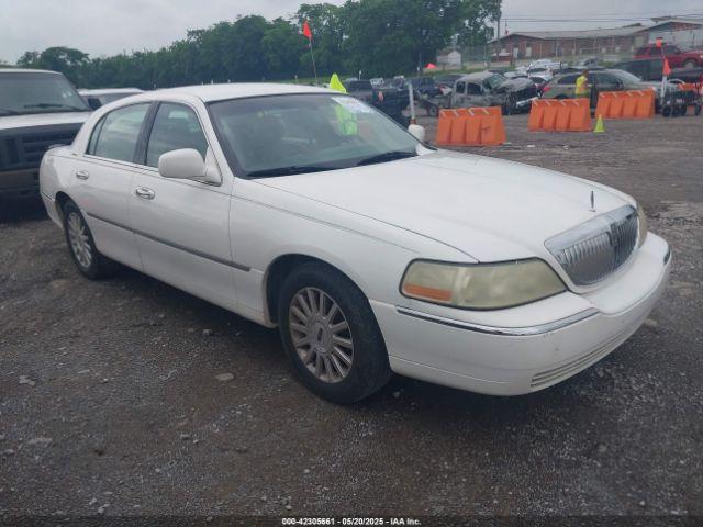  Salvage Lincoln Towncar