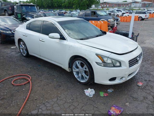  Salvage Nissan Maxima