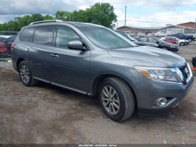  Salvage Nissan Pathfinder