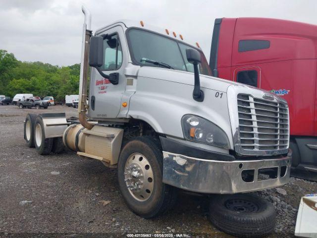  Salvage Freightliner Cascadia 125