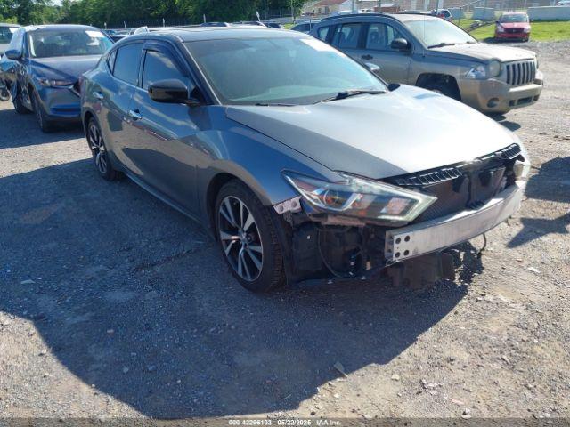 Salvage Nissan Maxima