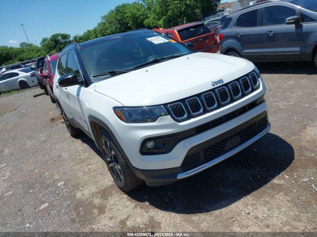  Salvage Jeep Compass