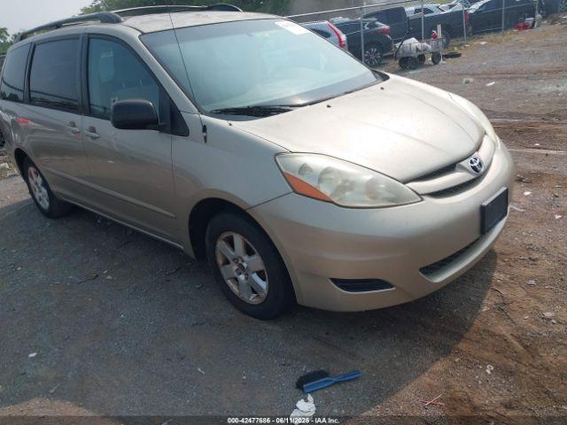  Salvage Toyota Sienna
