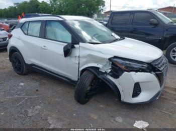  Salvage Nissan Kicks