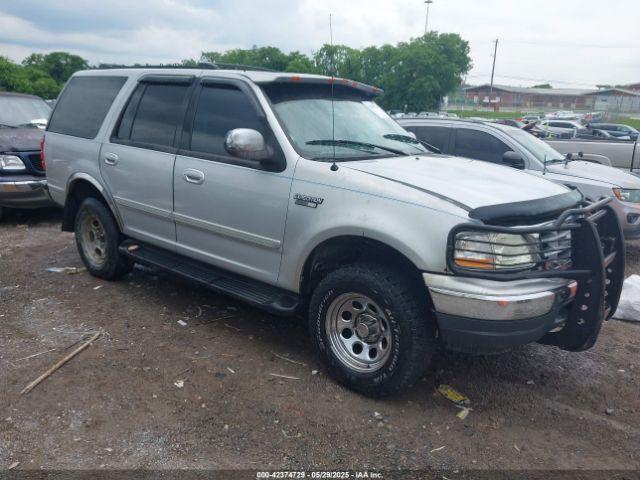  Salvage Ford Expedition